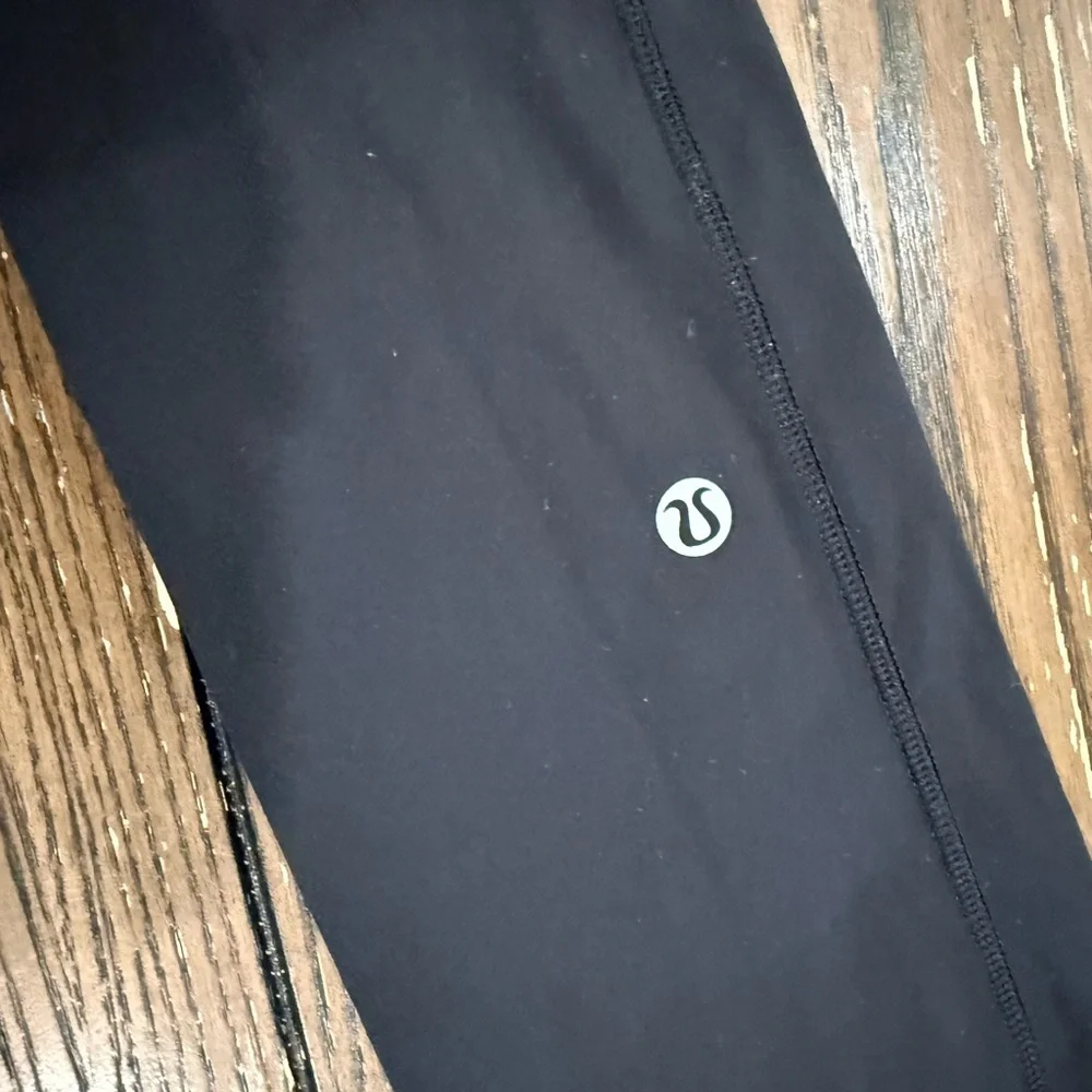 LULULEMON ATHlETICA - Picture 5 of 9